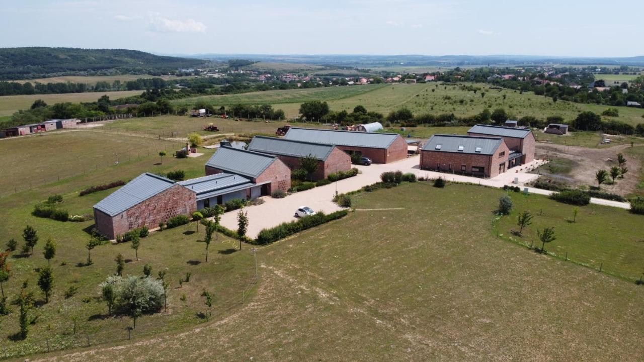 Oeregtoelgy Apartman Szar Екстер'єр фото