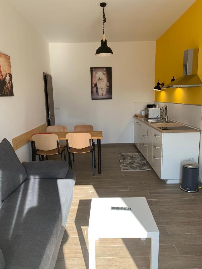 Oeregtoelgy Apartman Szar Екстер'єр фото